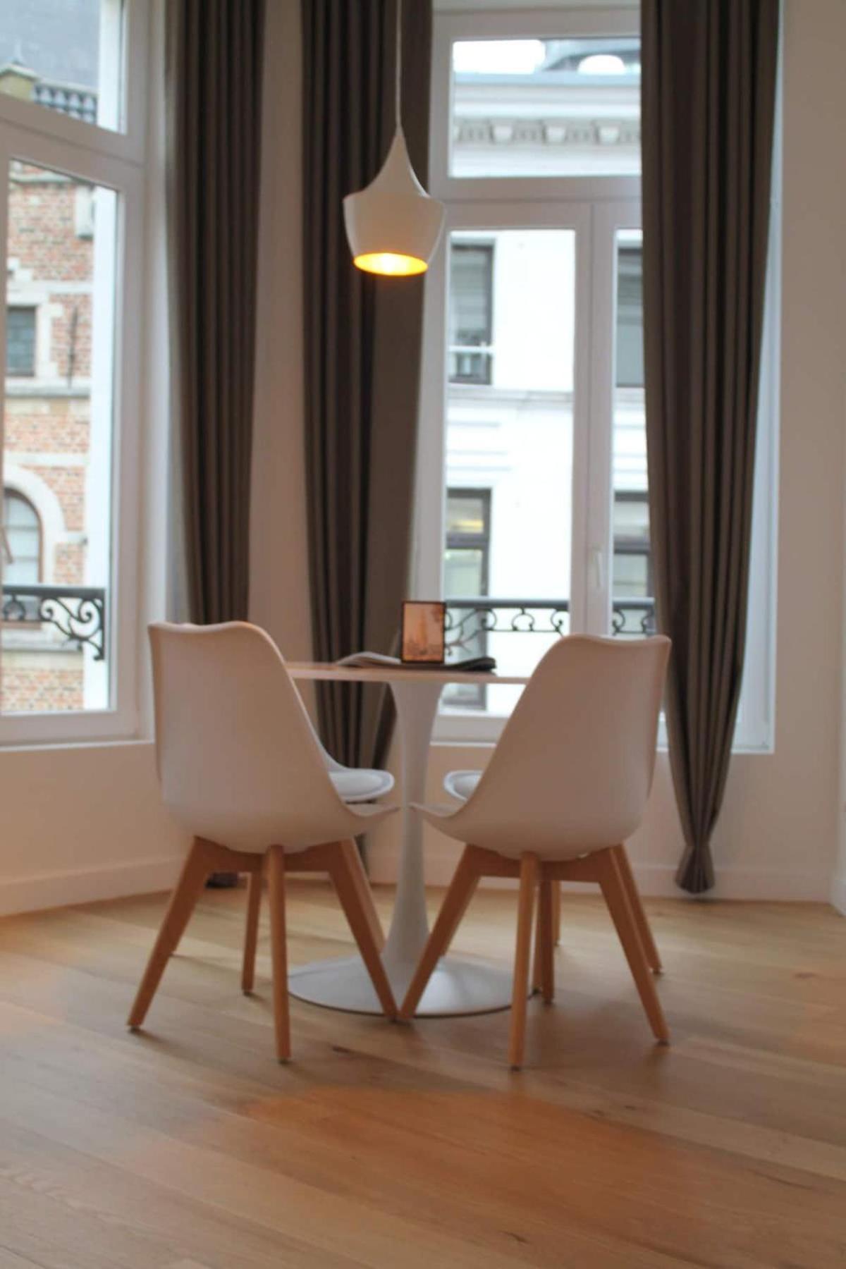 Charming With Cathedral View In On The 2th Floor Appartement *